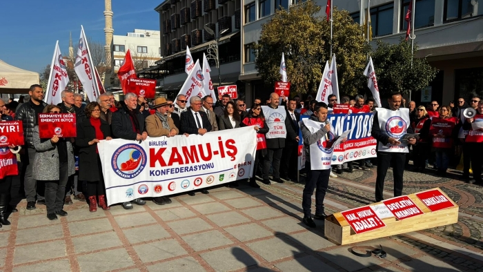 SARAÇLAR CADDESİ’NDE ‘TABUTLU’ EYLEM DİKKAT ÇEKTİ!